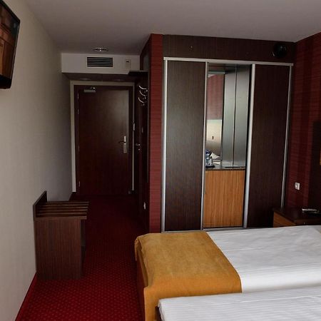 Quest Hotel - Dawniej Hotel Planeta 布热斯科 外观 照片