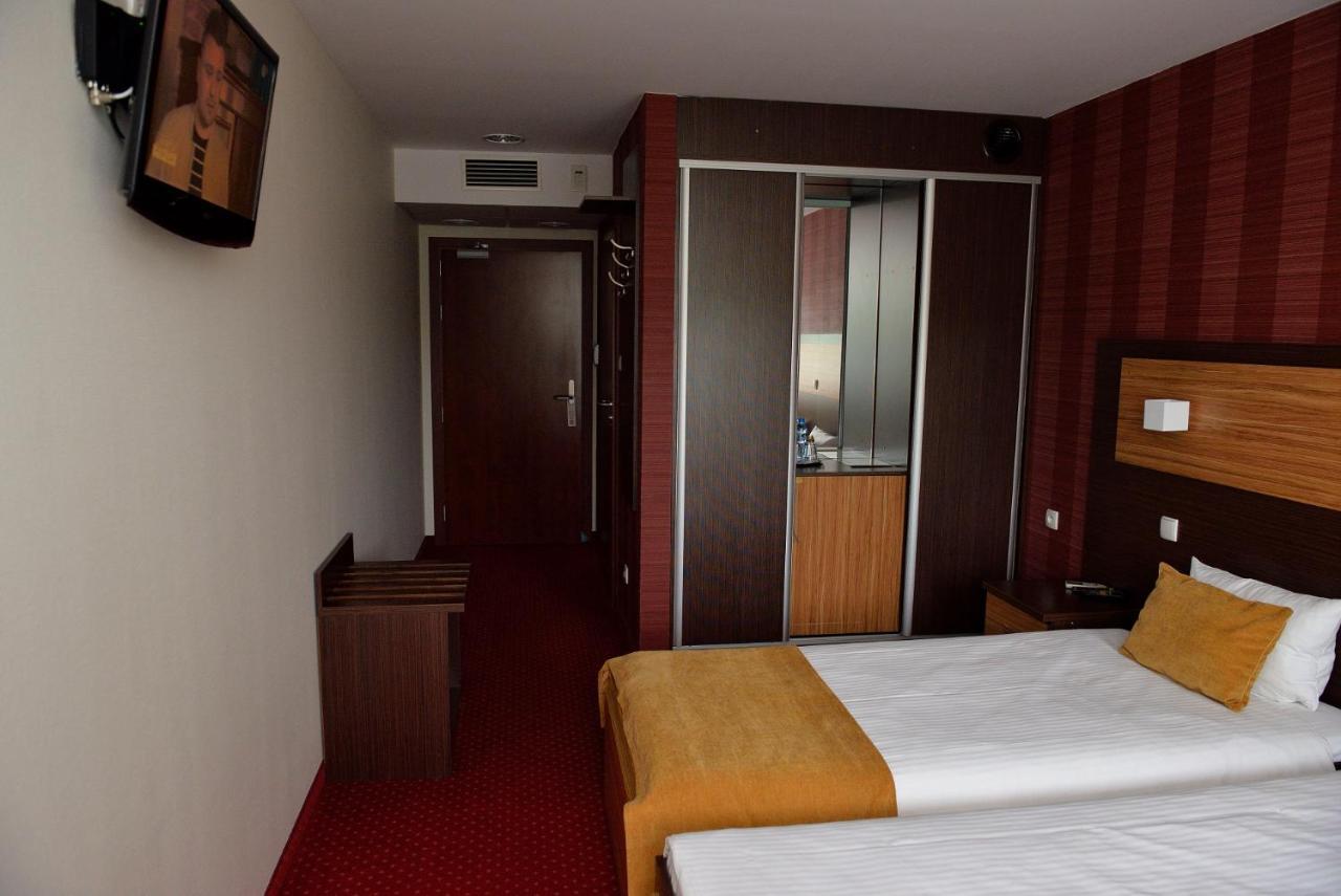 Quest Hotel - Dawniej Hotel Planeta 布热斯科 外观 照片